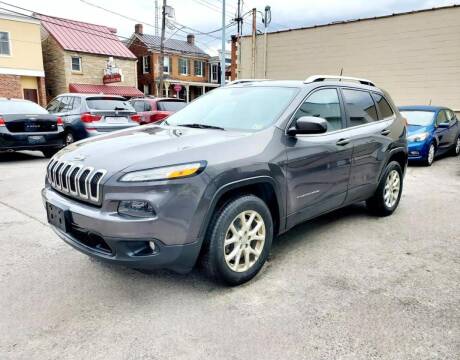 2017 Jeep Cherokee for sale at Greenway Auto LLC in Berryville VA