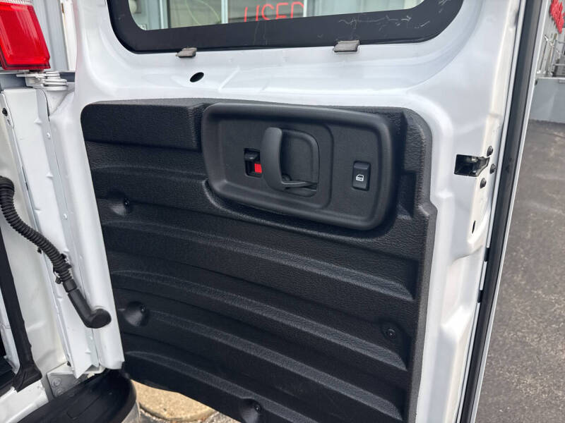 2024 GMC Savana 2500