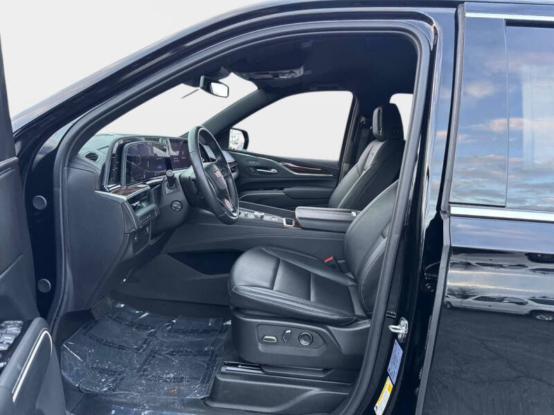2024 Cadillac Escalade Luxury