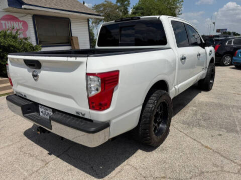 2017 Nissan Titan