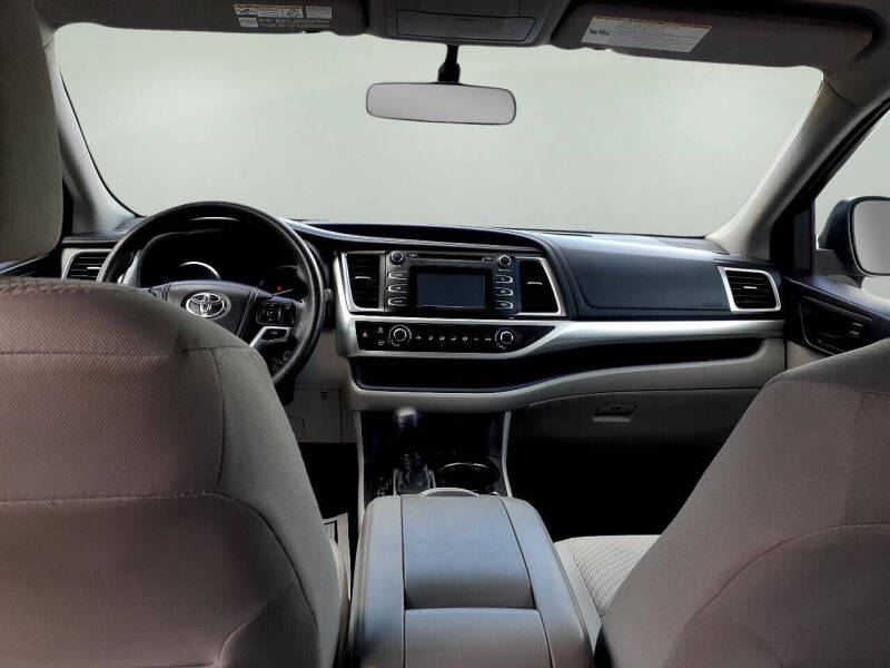 2014 Toyota Highlander LE