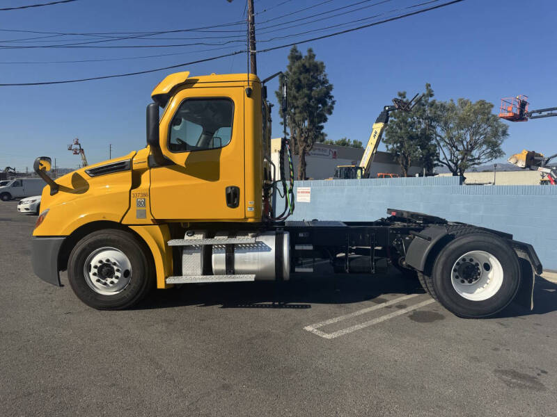 2020 Freightliner Cascadia