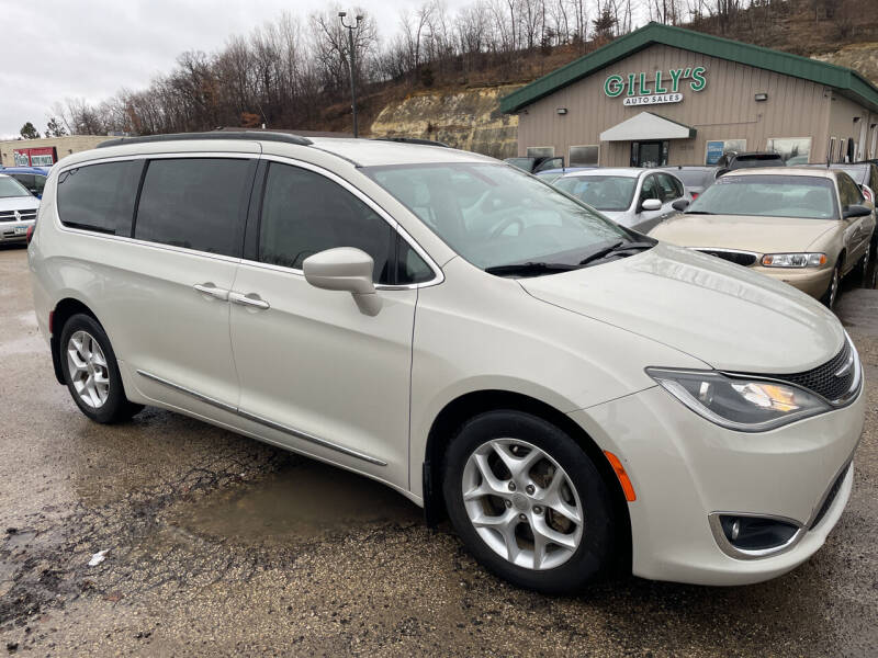 2017 Chrysler Pacifica for sale at Gilly's Auto Sales in Rochester MN