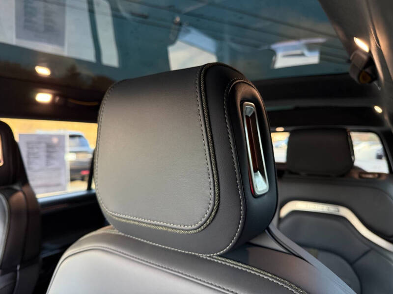 2023 Rivian R1S Adventure