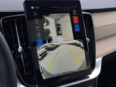 2026 Volvo XC90 T8 Plus 7P