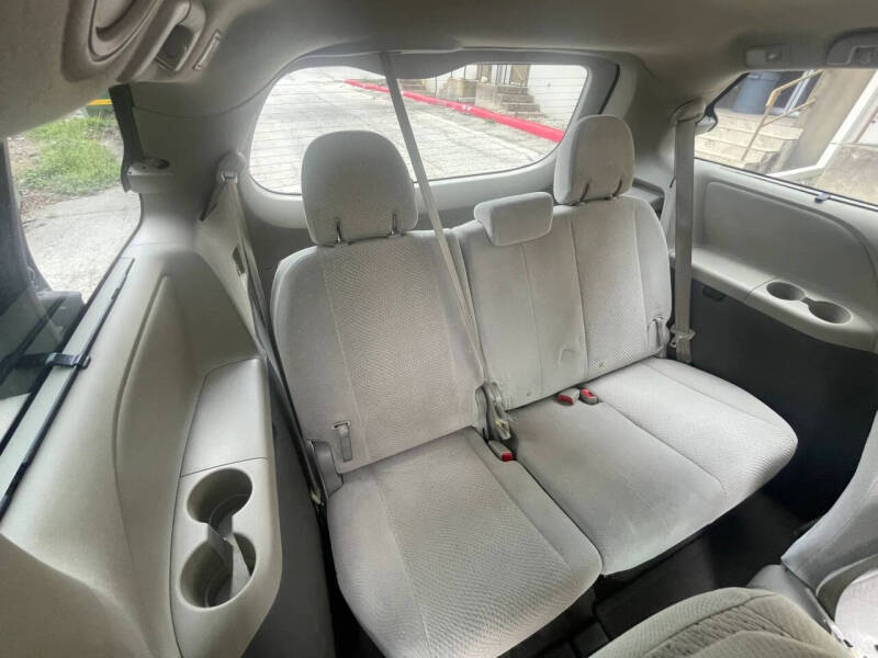 2012 Toyota Sienna