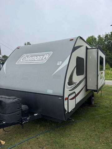 2020 COLEMAN LIGHT 1605FB