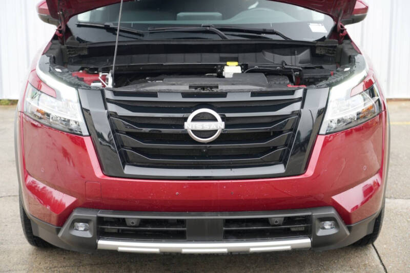 2022 Nissan Pathfinder SL