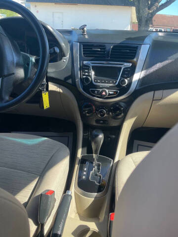 2017 Hyundai Accent SE