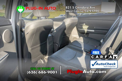 2013 Toyota Prius v Five