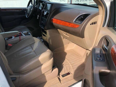 2014 Chrysler Town and Country Touring