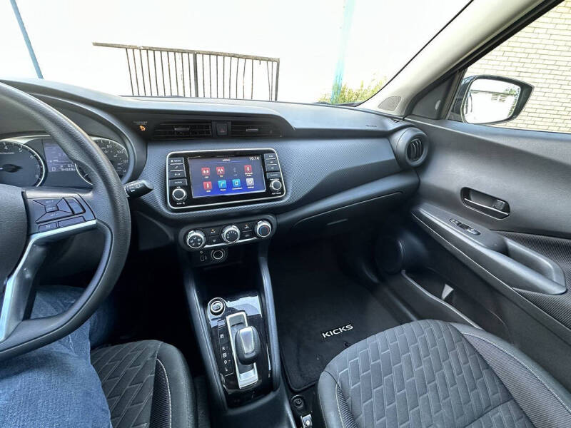2021 Nissan Kicks S