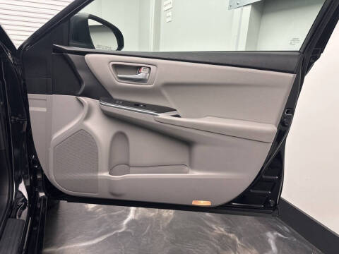 2017 Toyota Camry SE