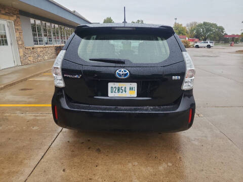 2014 Toyota Prius v Five