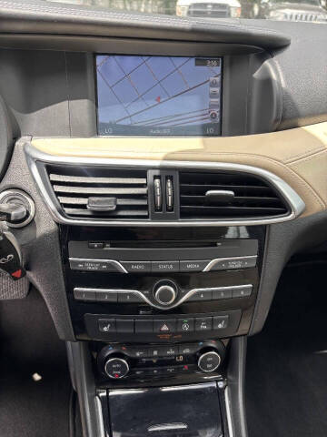 2017 Infiniti QX30 Luxury