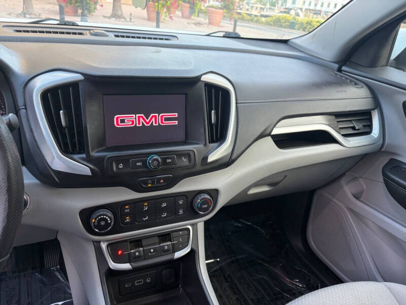 2022 GMC Terrain SLE