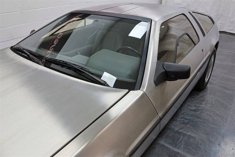1982 DeLorean DMC-12
