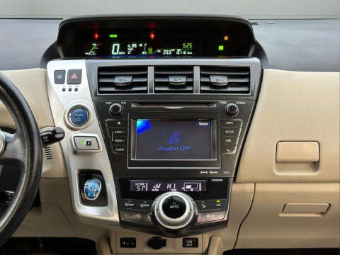 2013 Toyota Prius v Five