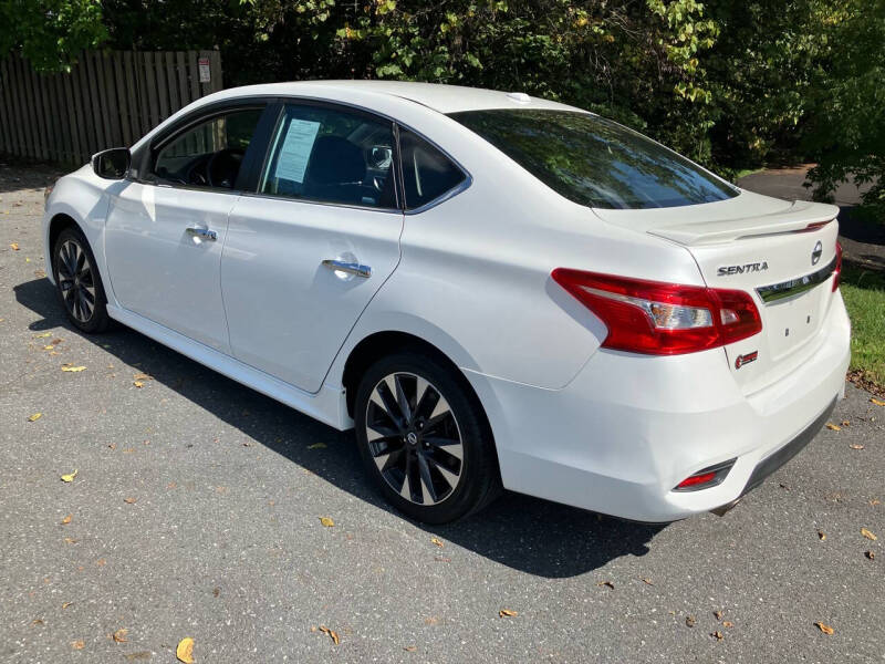 2017 Nissan Sentra SR photo 2