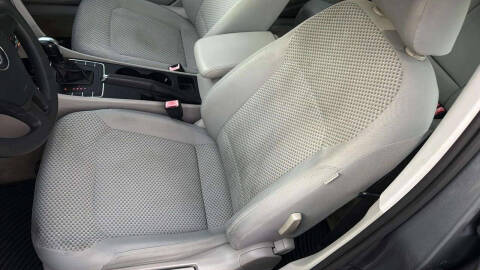 2014 Volkswagen Passat 1.8T S PZEV