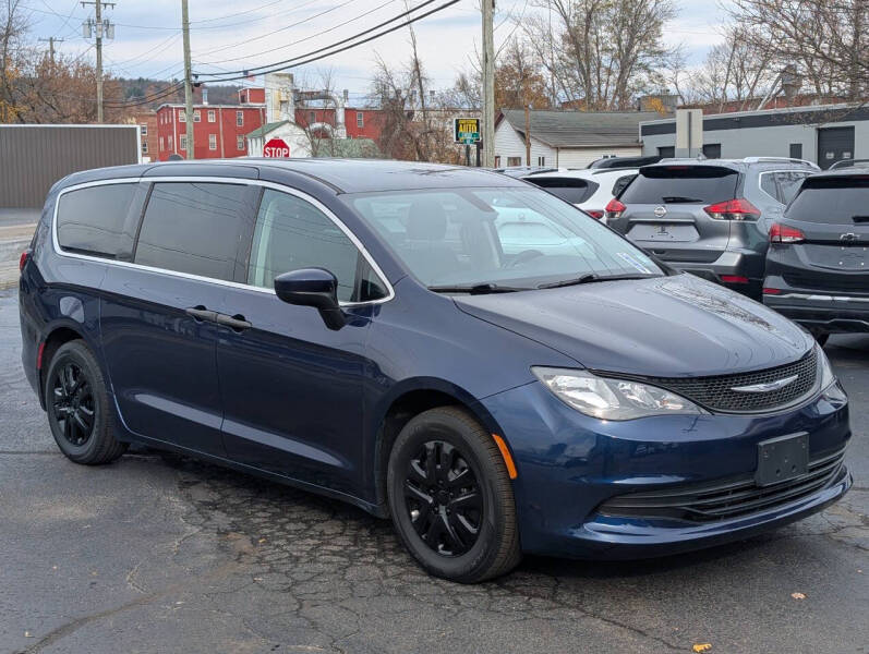 2020 Chrysler Voyager L