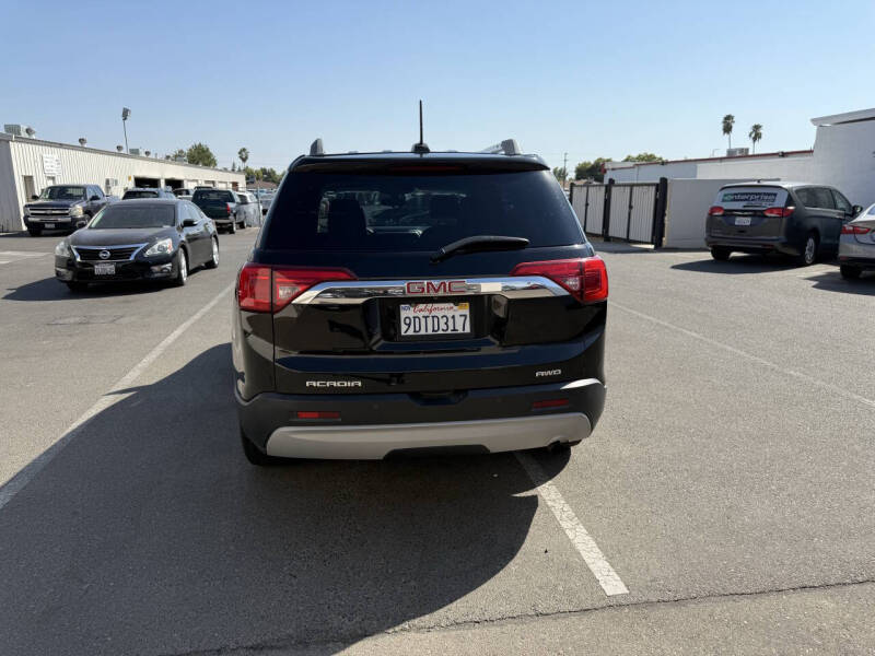 2017 GMC Acadia SLE-2
