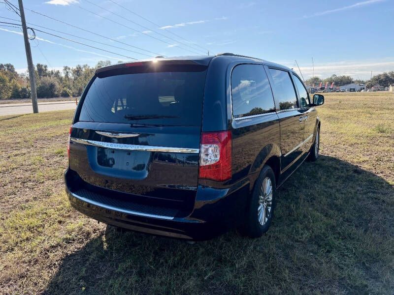2015 Chrysler Town and Country Touring-L