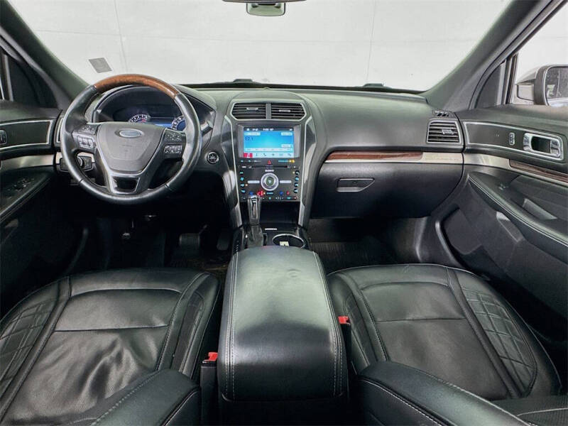 2017 Ford Explorer Platinum