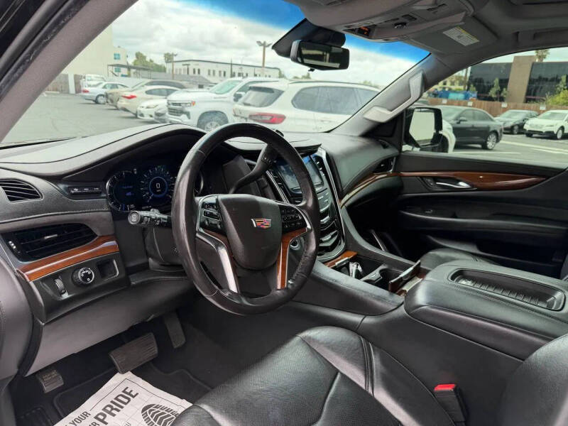 2019 Cadillac Escalade Luxury