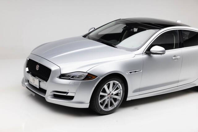 2016 Jaguar XJ R-Sport