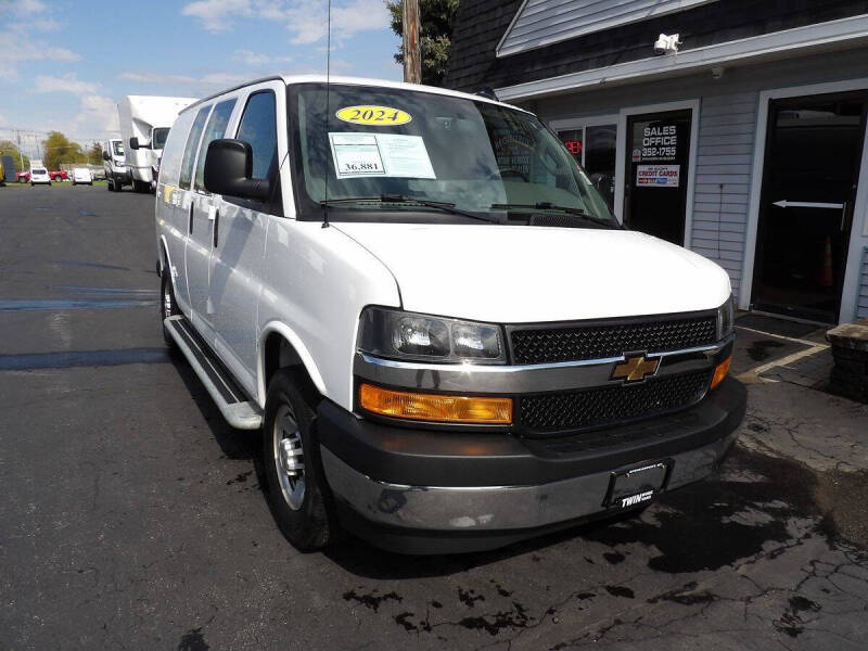 2024 Chevrolet Express 2500