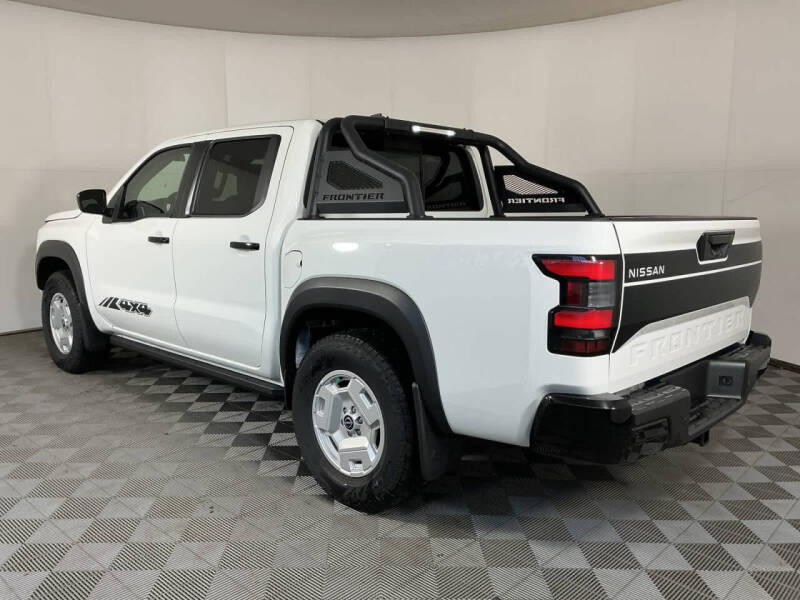 2024 Nissan Frontier SV