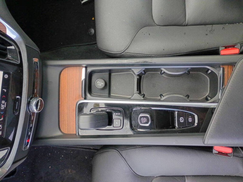 2025 Volvo V60 Cross Country B5 Plus