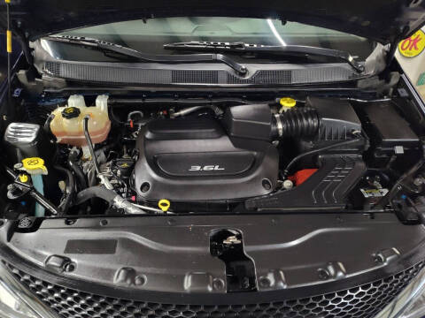 2017 Chrysler Pacifica Touring-L