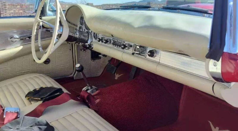 1957 Ford Thunderbird