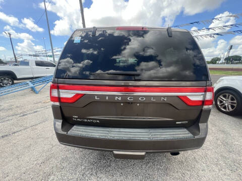 2016 Lincoln Navigator Select