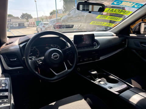 2023 Nissan Rogue SV