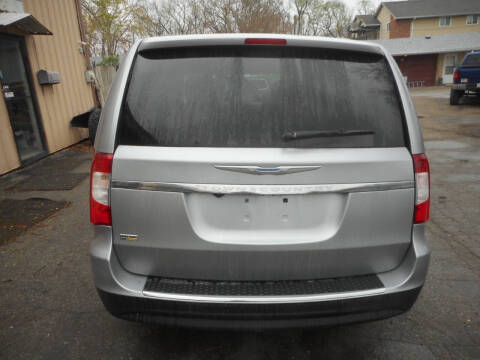 2016 Chrysler Town and Country Touring