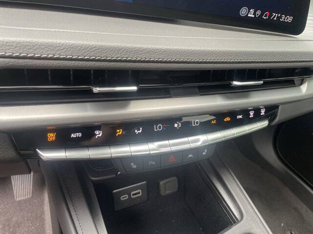 2025 Cadillac XT4 Premium Luxury