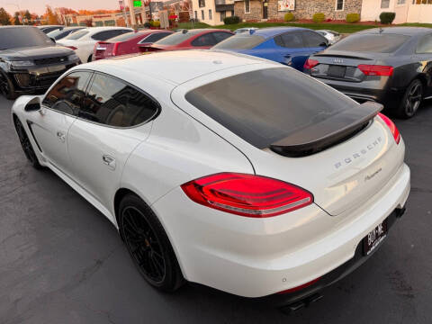 2016 Porsche Panamera Edition