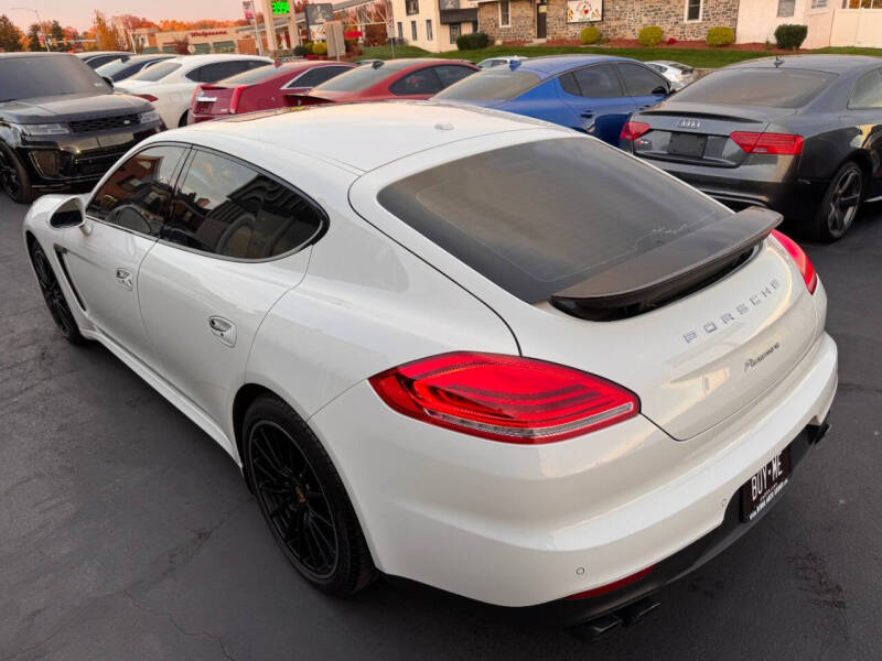 2016 Porsche Panamera Edition