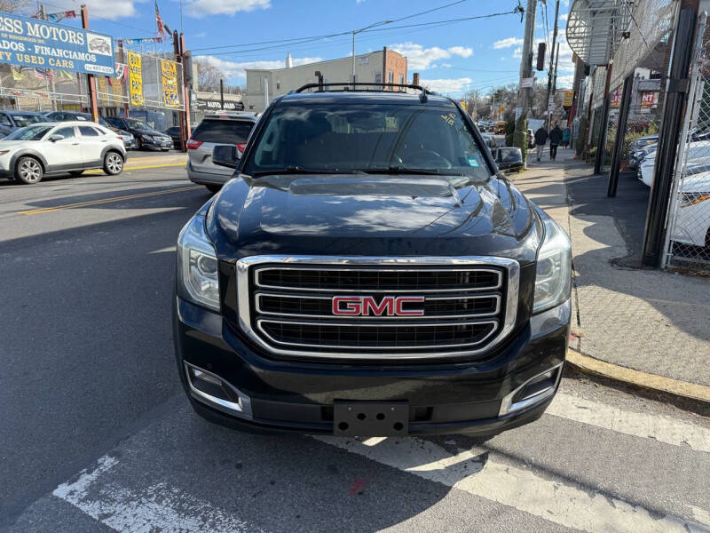 2016 GMC Yukon SLT photo 2