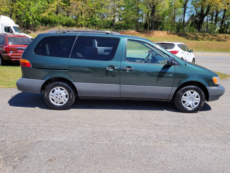 2000 Toyota Sienna LE