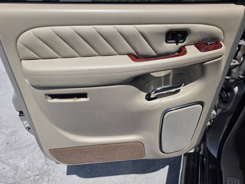 2004 Cadillac Escalade ESV