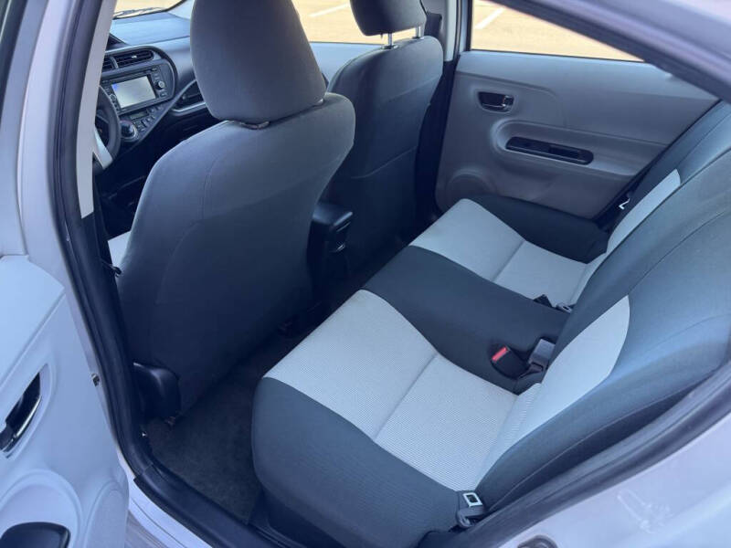 2014 Toyota Prius c Two