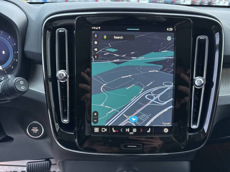 2025 Volvo XC40 B5 Plus Dark Theme