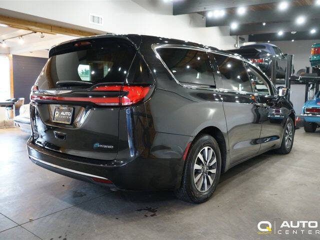 2022 Chrysler Pacifica Hybrid Touring L