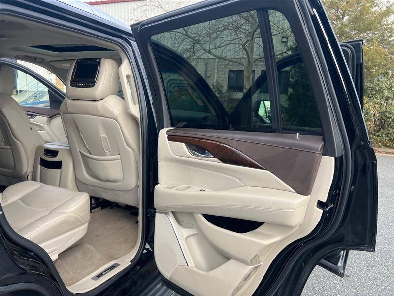 2017 Cadillac Escalade Luxury