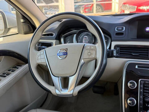 2016 Volvo XC70 T5 Platinum