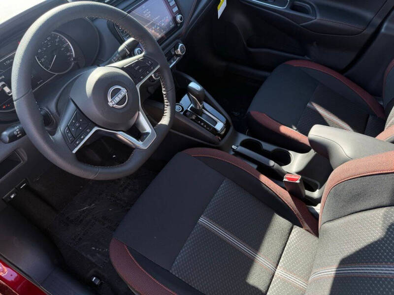 2025 Nissan Versa SR